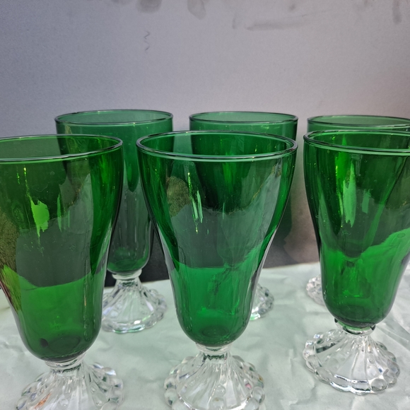 Vintage Anchor Hocking Emerald Green Glass Goblet Set Of 6. - Picture 2 of 6